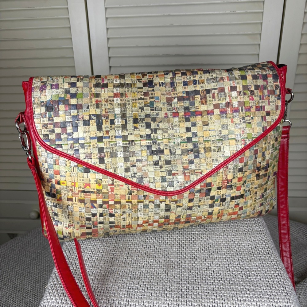 Avant-Garde Urban Chin Art Red Woven Recycled Newspaper Crossbody Bag Y2K Purse